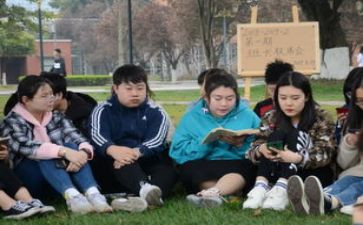 大学班长工作述职报告8篇