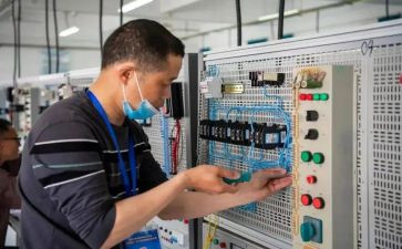 电工半年总结报告8篇