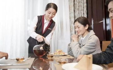 服务员年度总结报告5篇