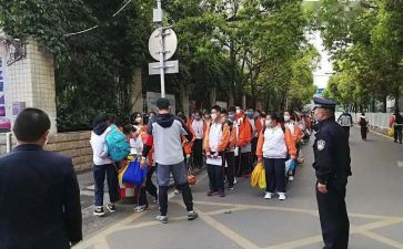 爱护校园卫生倡议书8篇