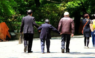 照顾老人雇佣合同6篇
