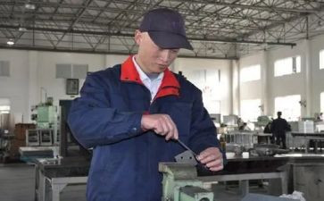 钳工个人述职报告5篇