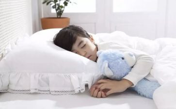 小班《睡觉》教案8篇