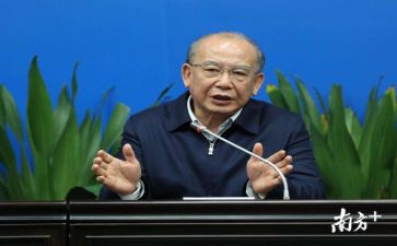 让岗校长述职报告参考7篇